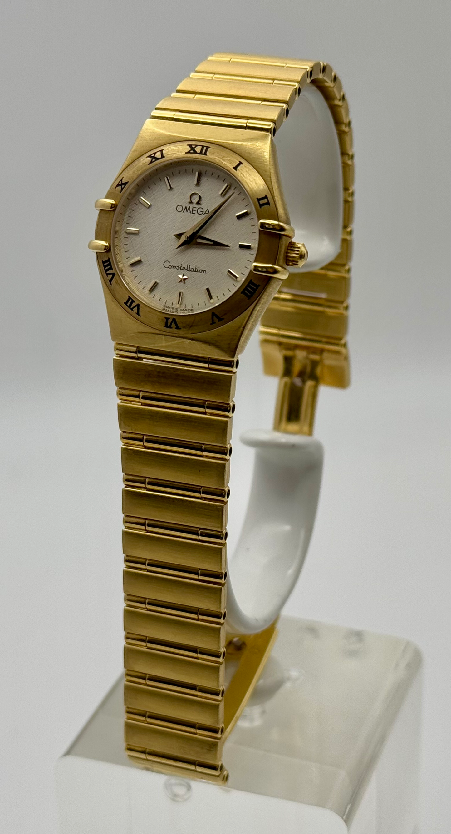 Omega Constellation 25.5 mm, Yellow Gold on Yellow Gold